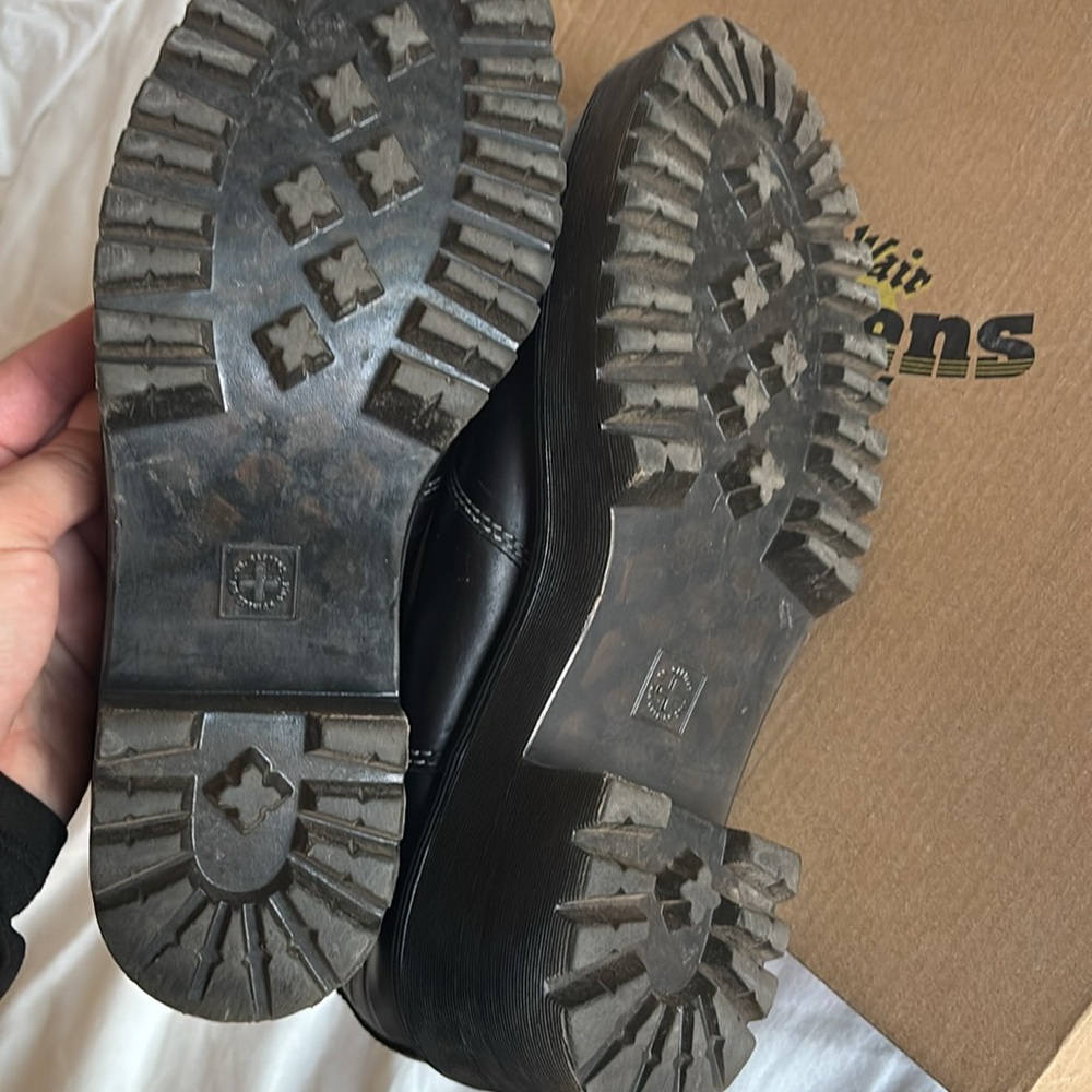 Dr. Martens Rometty Contrastitch - Picture 7 of 7